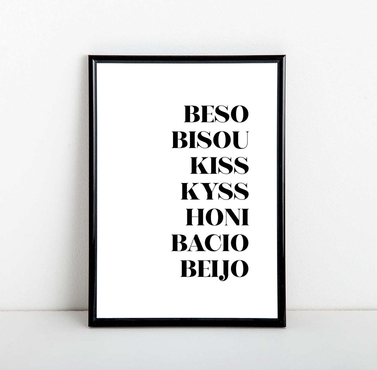Kiss Art Print
